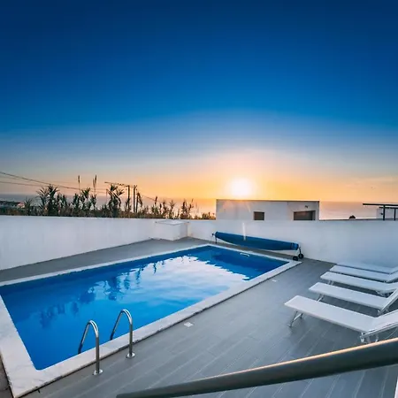 Sunset Paradise - Luxury With Private Pool, Sea View & Rooftop Villa