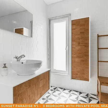 Sunset Paradise - Luxury With Private Pool, Sea View & Rooftop Villa *