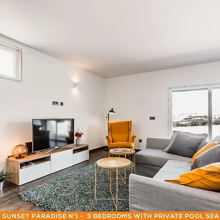 Sunset Paradise - Luxury With Private Pool, Sea View & Rooftop Villa Lourinhã