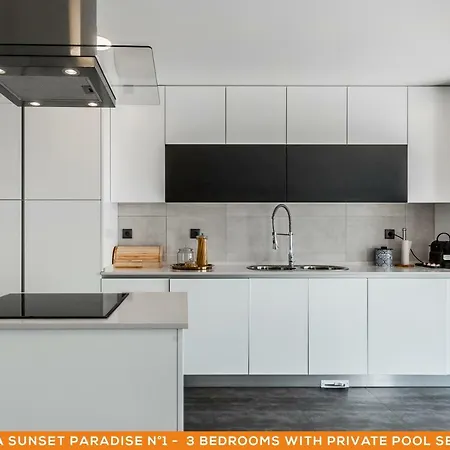Sunset Paradise - Luxury With Private Pool, Sea View & Rooftop *
